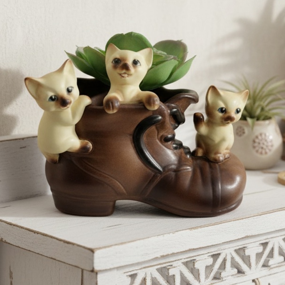 Vintage Siamese Cats Kitsch Ceramic Trio in a Boot Figurine/Planter, Retro 50’s